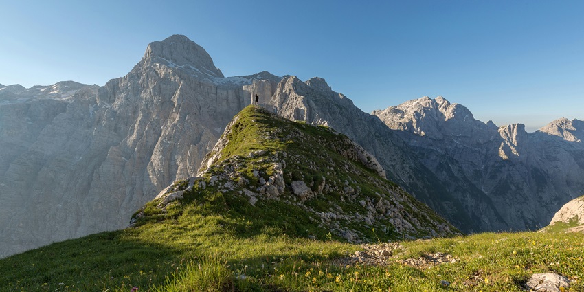 Witness the breathtaking Shirui Kashong Peak on your visit to Sirohi National Park.