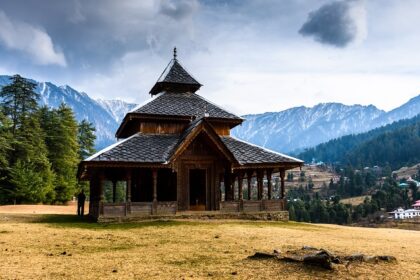 An image of Shangchul temple located in the Sainj Valley, Great Himalayan National Park.