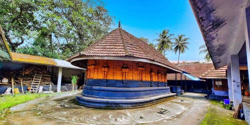 Pay a visit to Shiva temples in Trivandrum and enjoy the spiritual and calm ambience.