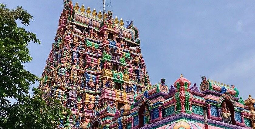 Witness the glory of the intrinsic architecture of Shiva temples in Andhra Pradesh.