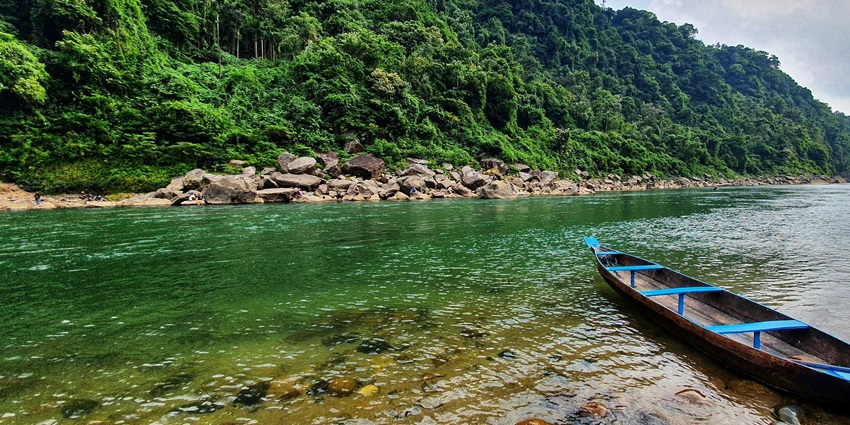 Indulge in the exciting Dawki scuba diving on your trip to the state of Meghalaya.