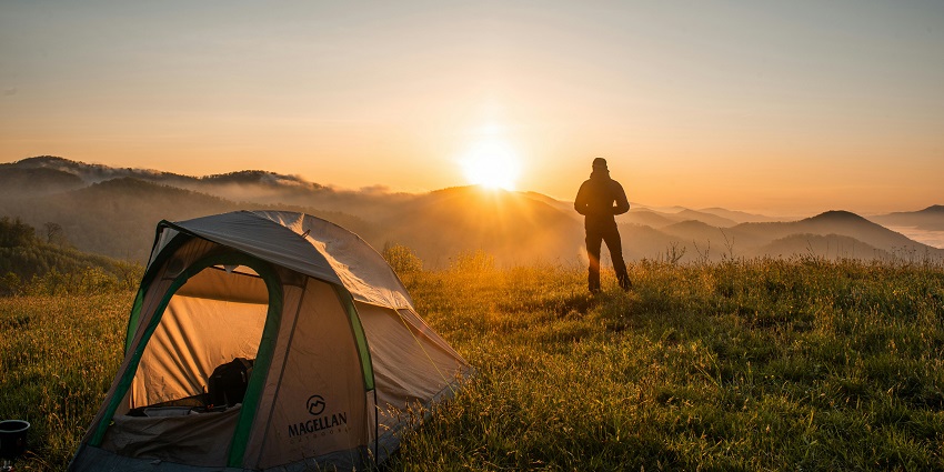Shoghi Adventure Camp, one of the best places to visit in Shoghi, sits in the middle of pine forests.