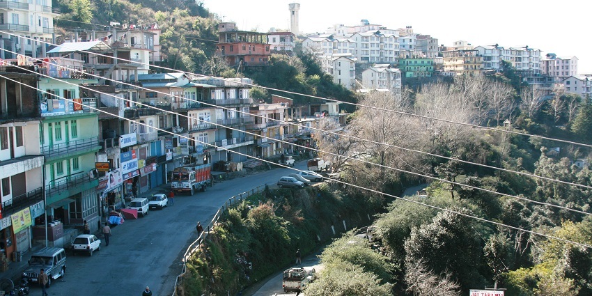 Shoghi is a nature-lover’s paradise with emerald green forests and has a soft-hued ambience