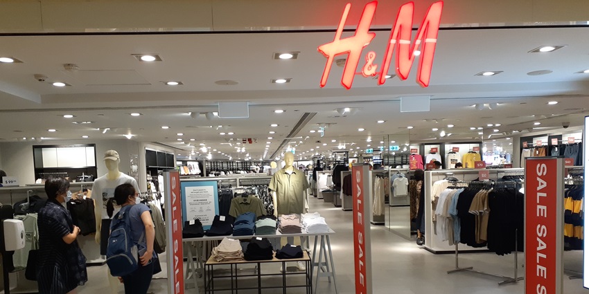 A vibrant fashion store at Select City Walk featuring trendy clothing, accessories, and footwear, one of the best things to do in Select City Walk.