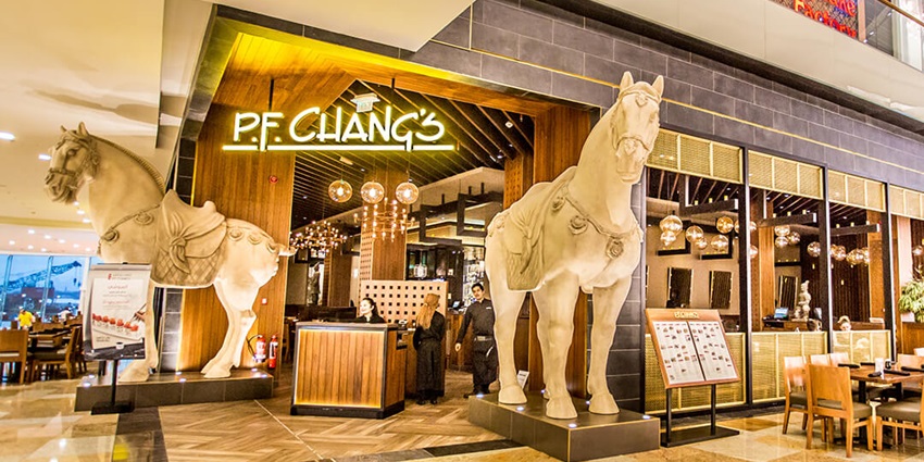 Inside pictures of to beautiful horse statues at the Festival Mall in Dubai, UAE