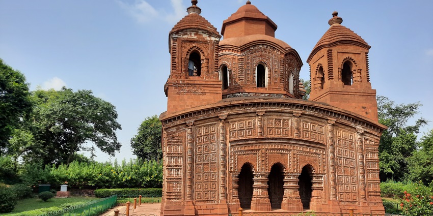 Shyam Rai Tеmplе is one of the popular Manipur temples that is dedicated to Lord Krishna