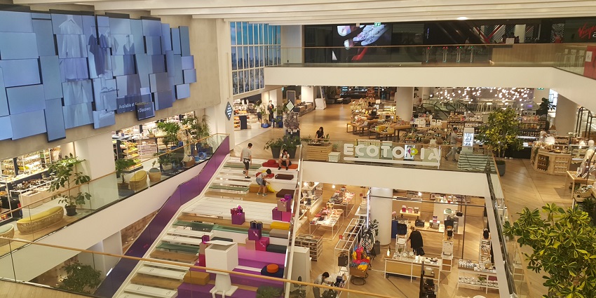 Images from the fourth floor of the Iconic retail in the Bangkok city near the Jim the museum
