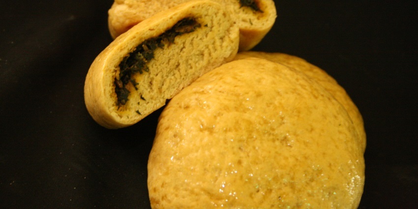 Siddu is among that popular street food in Manali which stands out from others.
