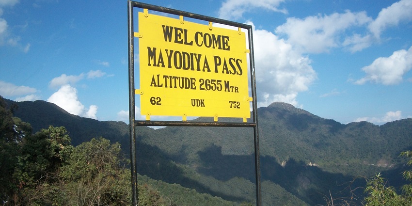 Panoramic view of the Mayudia pass and the thrilling trekking spot amidst the foothills