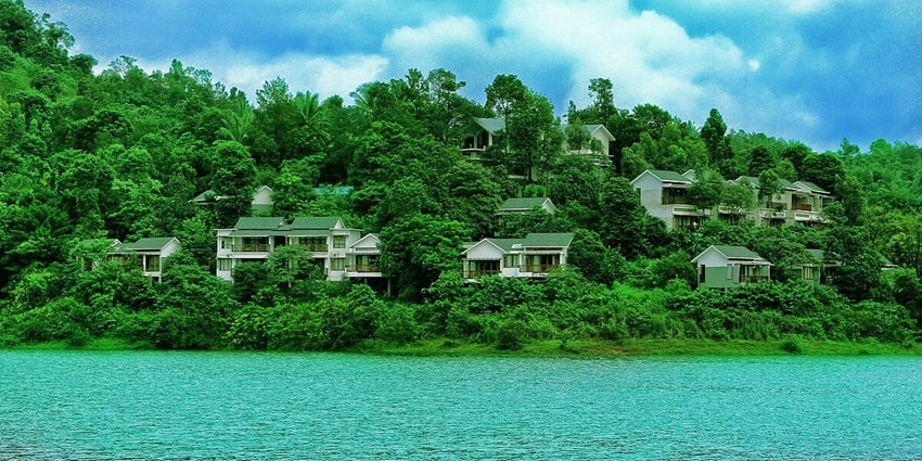 Scenic view of Silverwoods Resort in Wayanad - find affordable hotel near the waterfalls