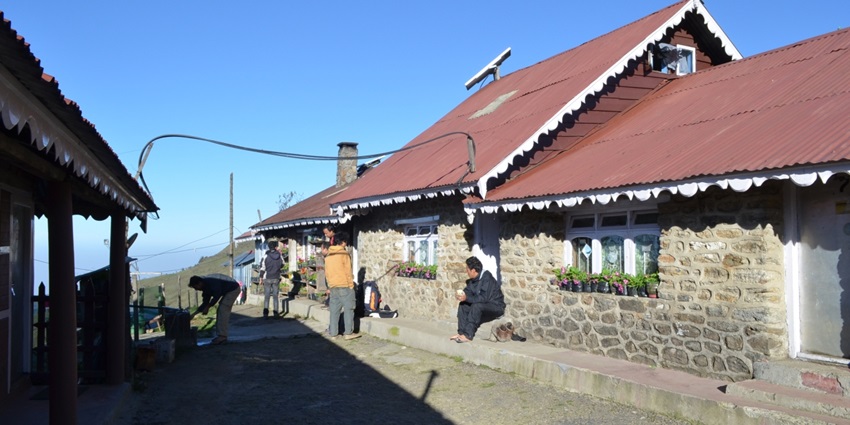 Picture of a lodge on a trekking route