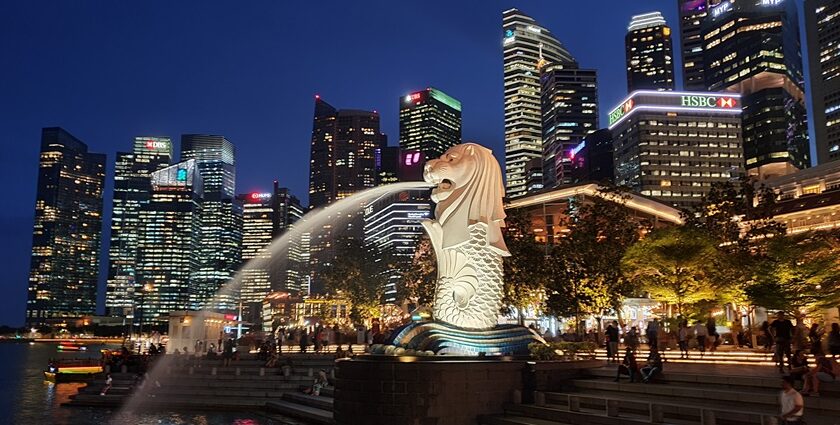 Singapore Skyline with Merlion in the foreground makes a mesmerising view for any tourist to be awe-struck.