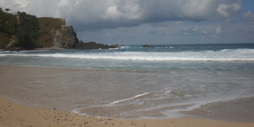 Siung Beach is one of the most loved places in Indonesia by every adventure seeker.
