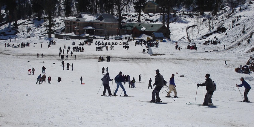 Skiing gives an apt rush of adrenaline for people who love gliding against the snow.