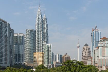 Witnessing the grand skyscrapers of Kuala lumpur is one of the best things to do in Malaysia