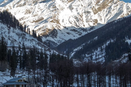 Explore one of the top places to visit in Himachal in August, the snow-covered Manali