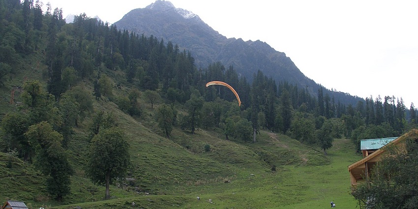Solang Vallry—Covered in the dense green grass and the hills of Himalaya