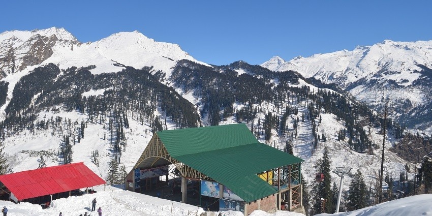 An image of Solang Ropeway in Solang Valley in Kullu district near Vashihst Temple.