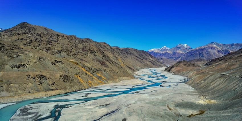 Partaking in river rafting activity on Spiti River is one of the best experiences here.