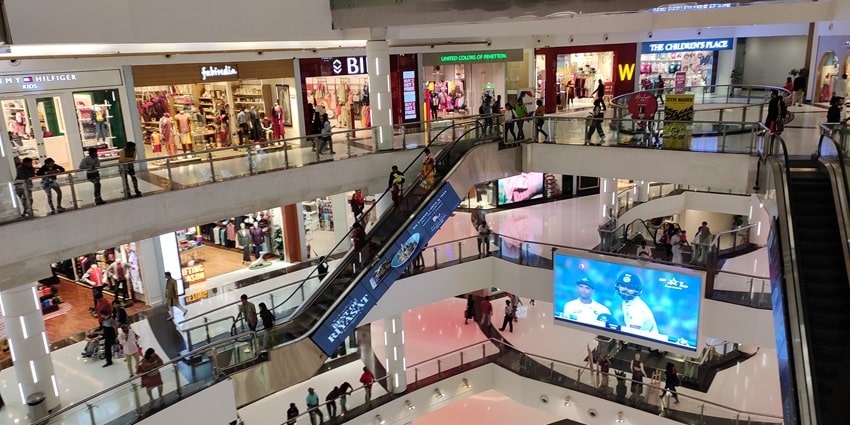 Spring City offers a variety of accessories and fashion clothing at reasonable prices.