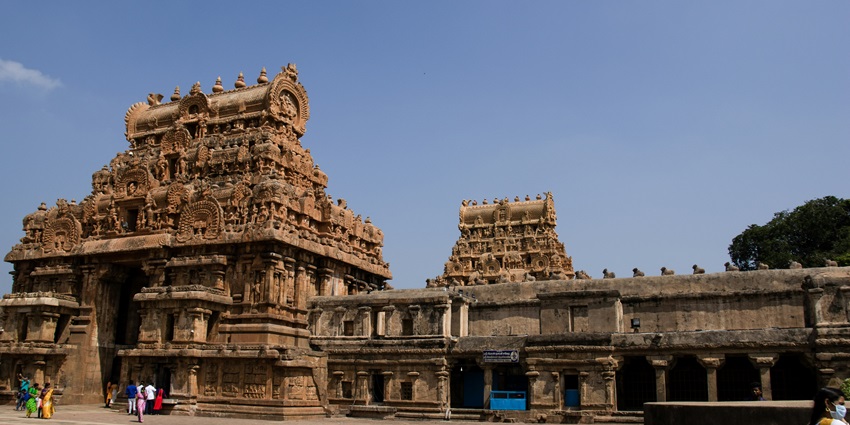 Prominent Bhagavathi temple with colourful processions, musical traditions, and deep-rooted cultural significance in Valluvanad region.