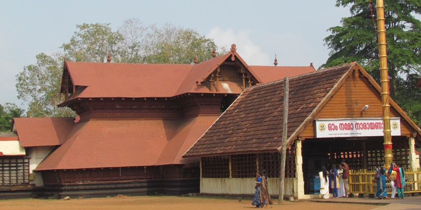 Among places to visit in Thiruvalla, this temple is dedicated to Lord Mahadev and has many mural paintings