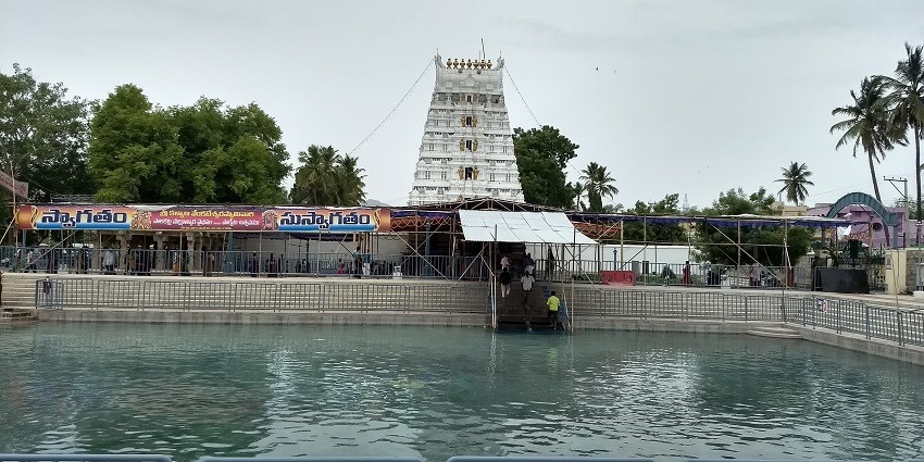 Sri Kalyana Venkateswara Swamy Temple is another attraction besides Tiruchanoor Temple.