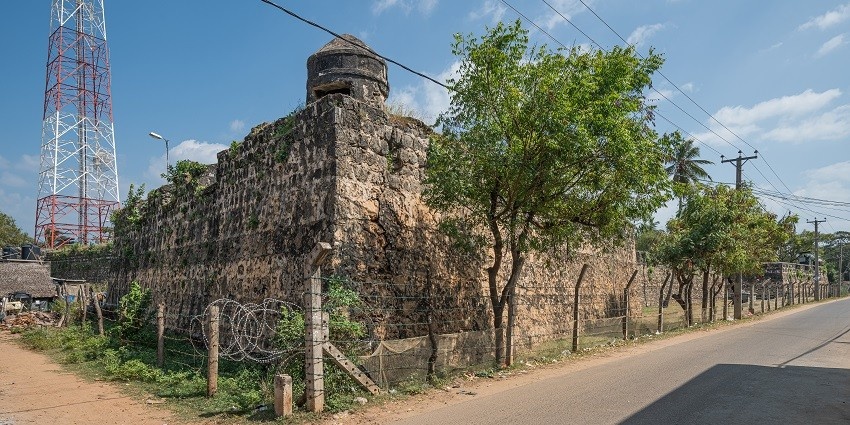  A historic Dutch fort in Kalpitiya, showcasing its sturdy walls and scenic surroundings.