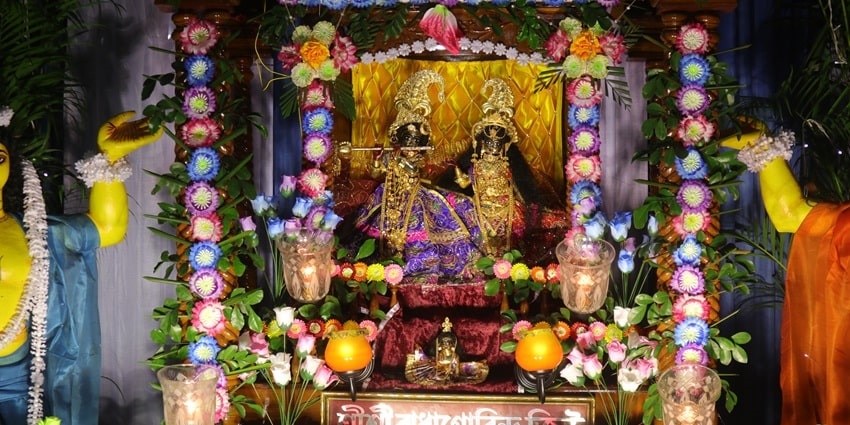 A picture of a Krishna temple in Delhi made in the traditional architecture and intricate designs