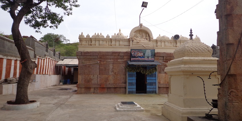 Ranganatha Swamy Temple showcasing intricate architecture and vibrant colours.