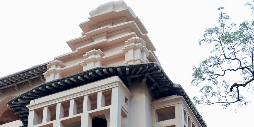 Sri Venkateswara Dhyana Vignan Mandiram is one of the best places for travellers.