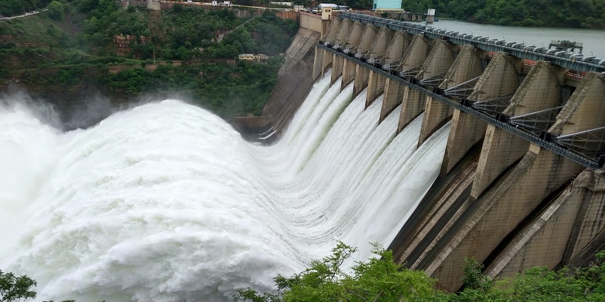 Srisailam Reservoir has water activities like boating and fishing with all the scenic views.