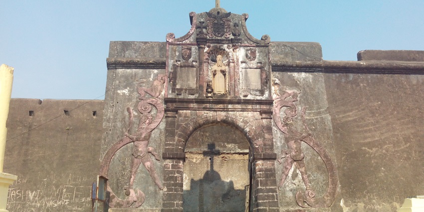 St. Jerome Fort is famous for its stone walls that are a perfect spot for photography.