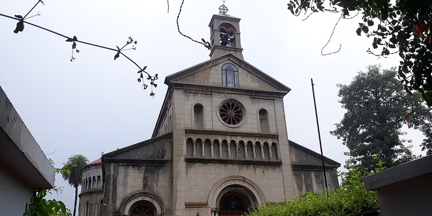 St. Mary’s Church is one of the best places to visit on Christmas in Delhi for all.