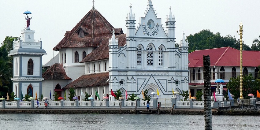 Enjoy shopping at the famous St. Mary's Forane Church Market in Alleppey, Kerala