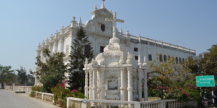 One of the interesting things to do in Diu is to explore the ancient St. Paul Church.
