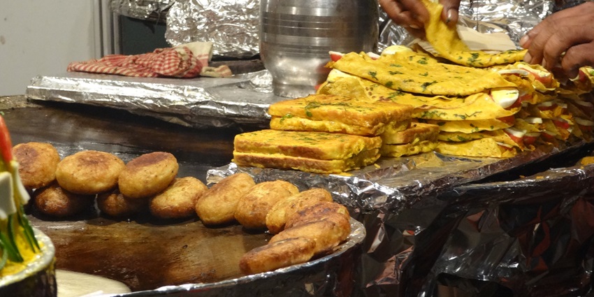 Street food is one of the best food of Diu to experience the diversity in the cuisine.