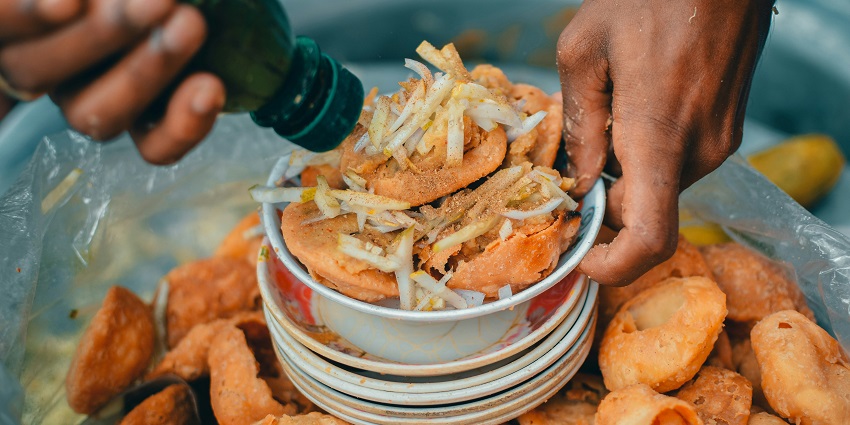 Savouring delicious street food is one of the best things to do in Chandni Chowk Delhi.
