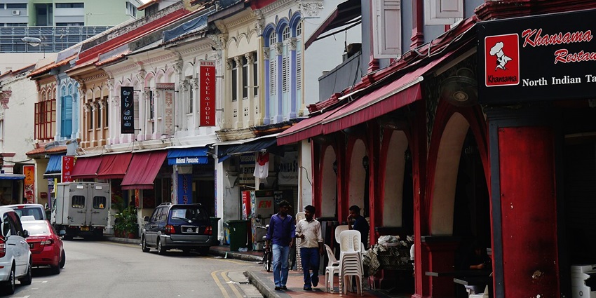 A breathtaking view of Little India with colourful shops and stalls for travellers.