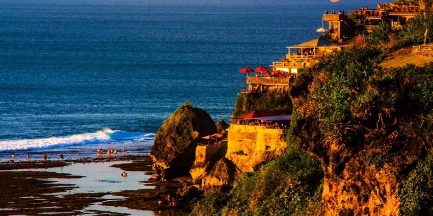 Suluban Beach is one of the most amazing tourist destinations in Bali for travellers.