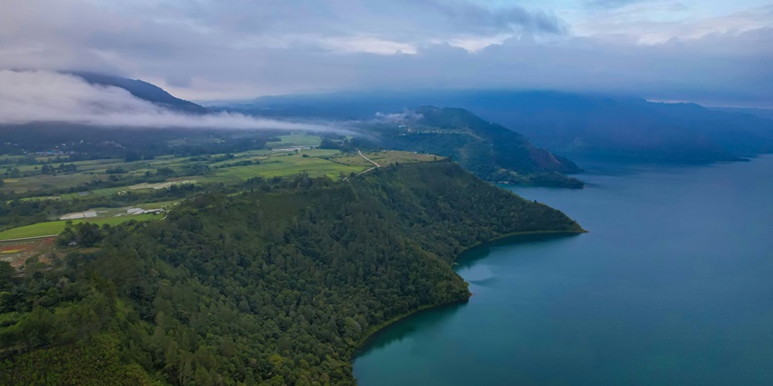 Sumatra is one of the best and the largest Indonesian Islands for visitors to explore.