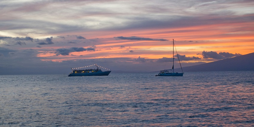 Sunset cruises provide one of the most romantic things to do in Singapore for couples.
