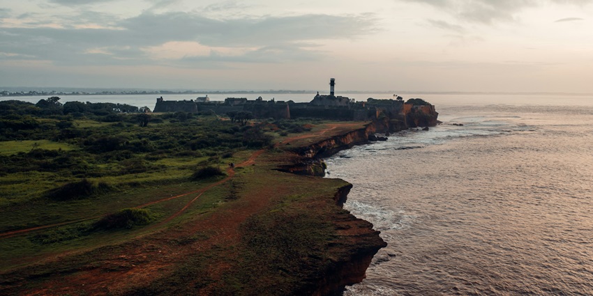 Sunset Point is one of the most breathtaking spots in the Diu Fort for travellers.