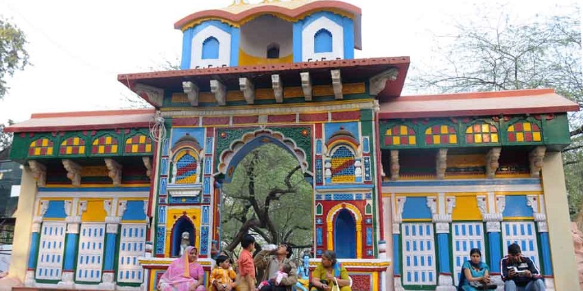 Surajkund Fair is the perfect place to visit with your family for a fun and memorable experience.