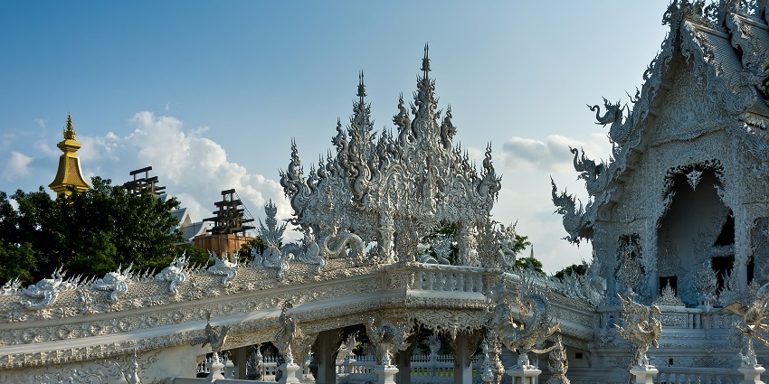 The intricate details in the White Temple symbolises the purity of Lord Buddha.