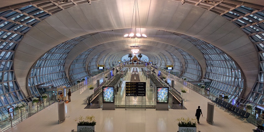 Suvarnabhumi Airport is a main link for the tourists to travel during new year in Bangkok.