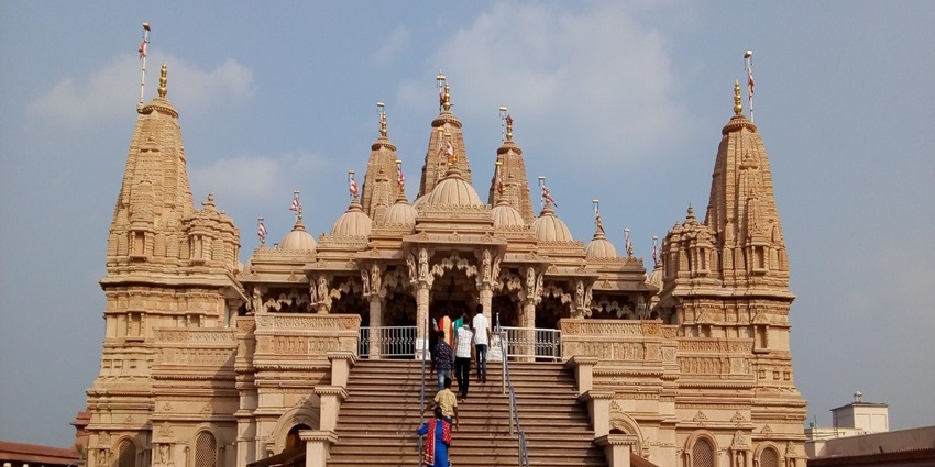 Image of BAPS Shri Swaminarayan Mandir, Kolkata, India pailan mandir - one of the Silvassa tourist places list