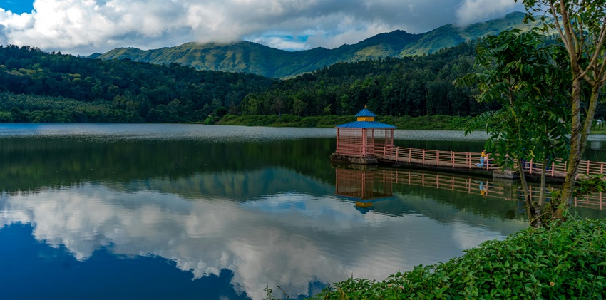 Swimming at the river nearby is one of the things to do at Panimur picnic places.