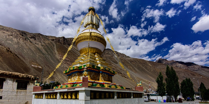 Tabo Monastery, a historic and cultural gem, is best to visit for history enthusiasts.