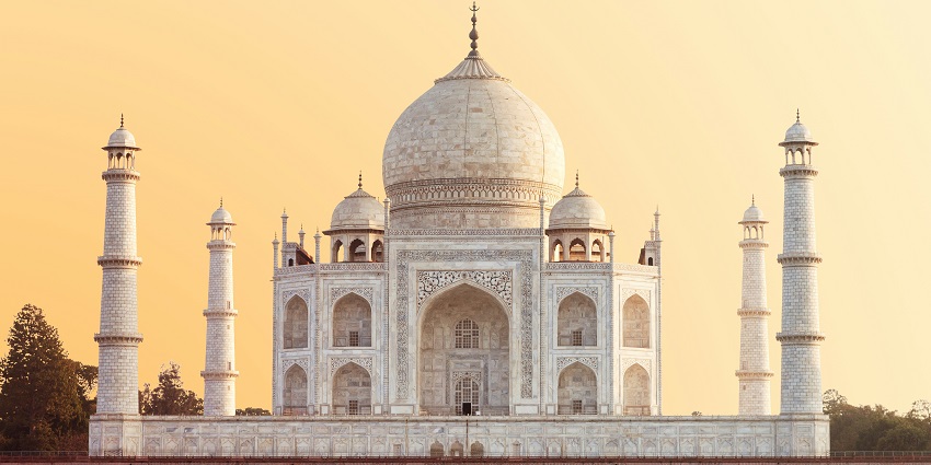 A breathtaking view of the majestic Taj Mahal, a popular tourist attraction in Agra.